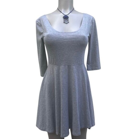 Sparkle & Fade Dress Women's Medium Gray Scoop Neck Fit & Flare Mini Skater - Picture 1 of 16